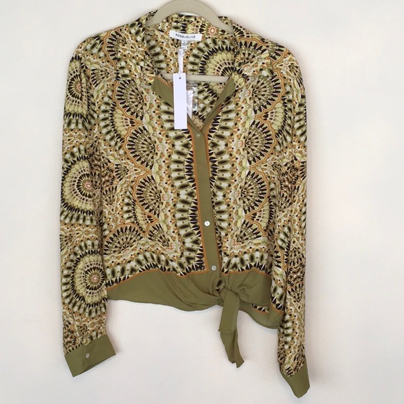 Rose & Olive Tops - NWT Rose & Olive Cropped Blouse